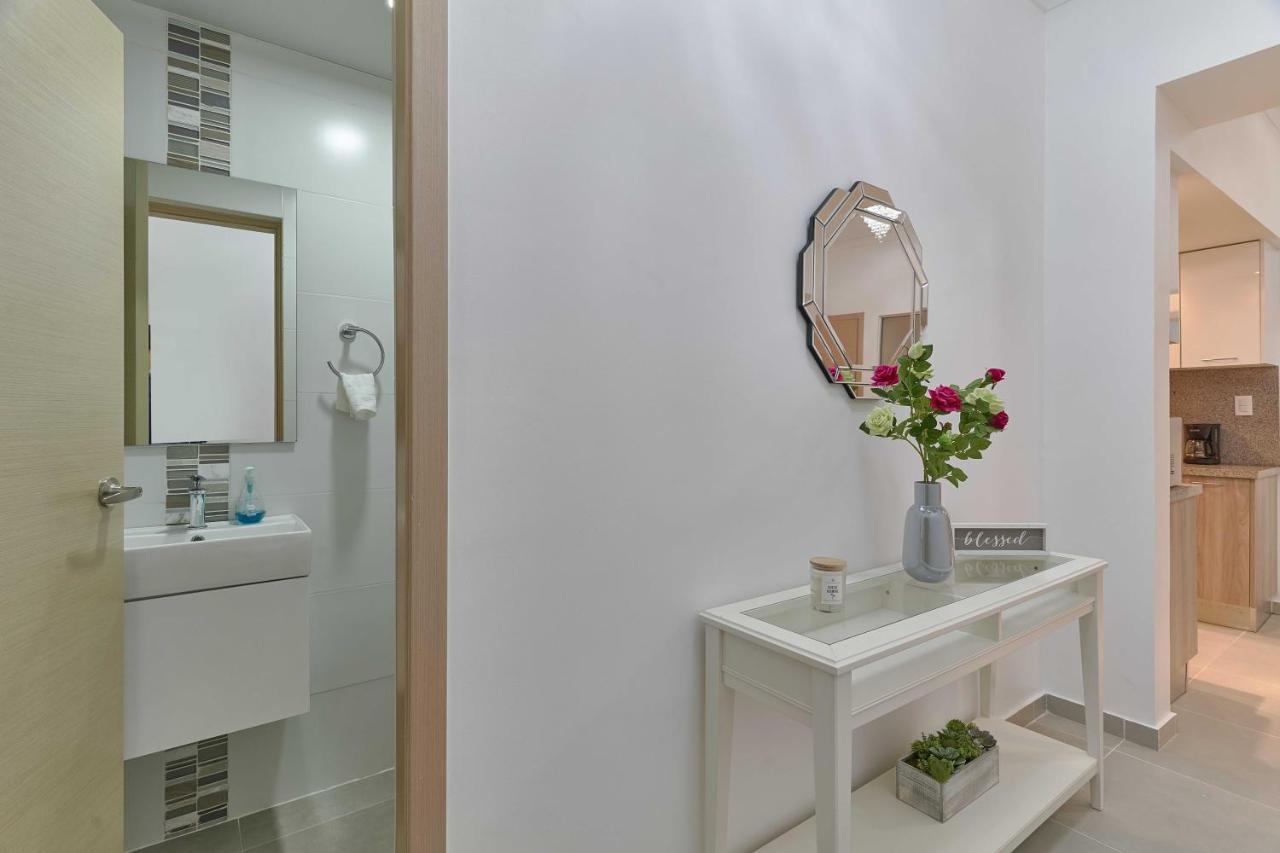 Dom. Rep. Exclusive 2 Bed Apt. Evaristo Morales Santo Domingo Bagian luar foto