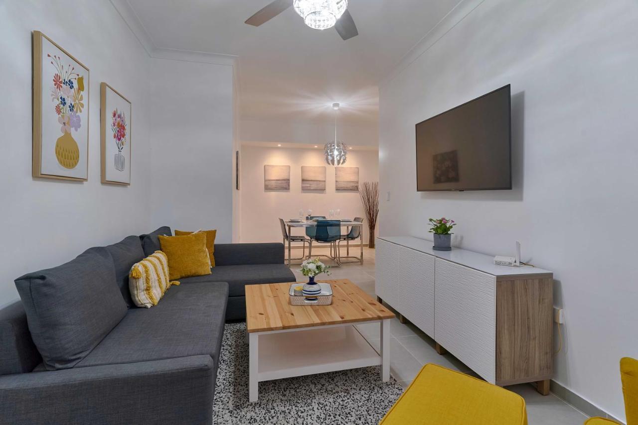 Dom. Rep. Exclusive 2 Bed Apt. Evaristo Morales Santo Domingo Bagian luar foto