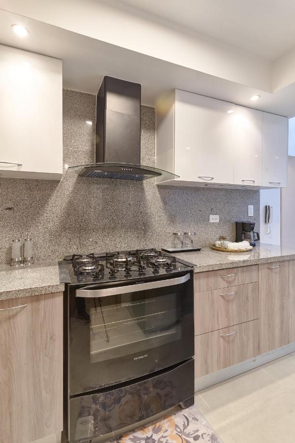Dom. Rep. Exclusive 2 Bed Apt. Evaristo Morales Santo Domingo Bagian luar foto