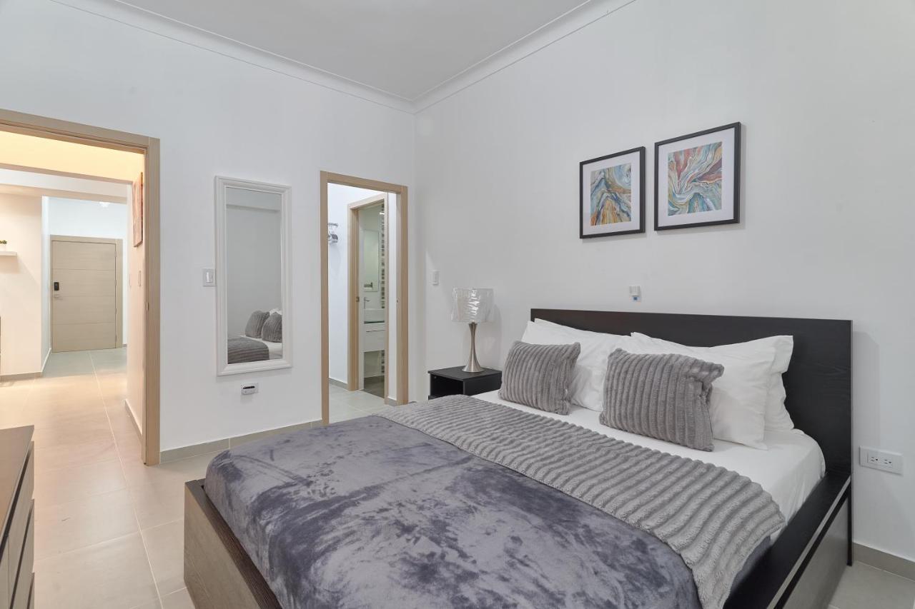 Dom. Rep. Exclusive 2 Bed Apt. Evaristo Morales Santo Domingo Bagian luar foto